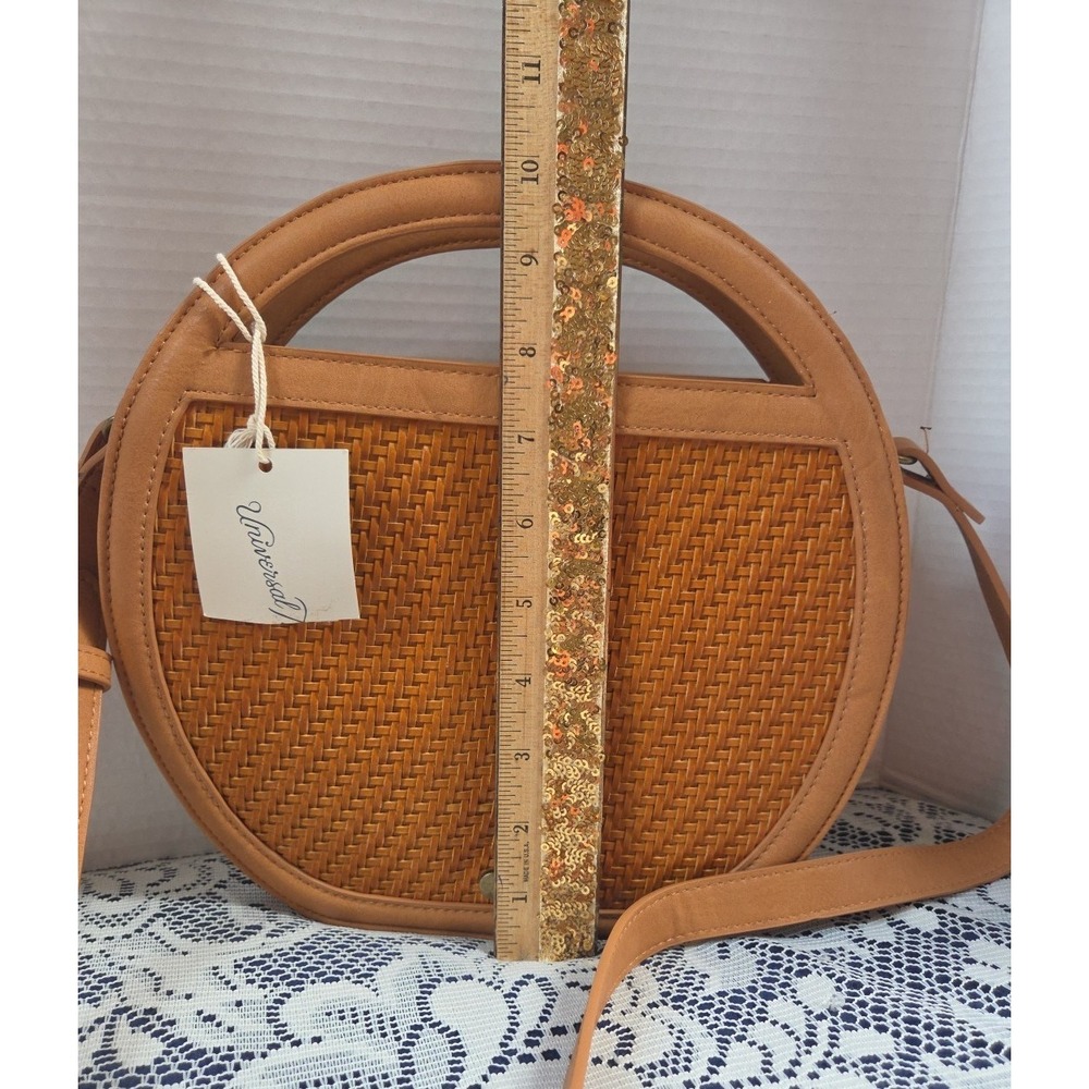 Universal Thread Crossbody Bag Cognac Round Woven Purse Adjustable Strap NWT - Picture 7 of 10